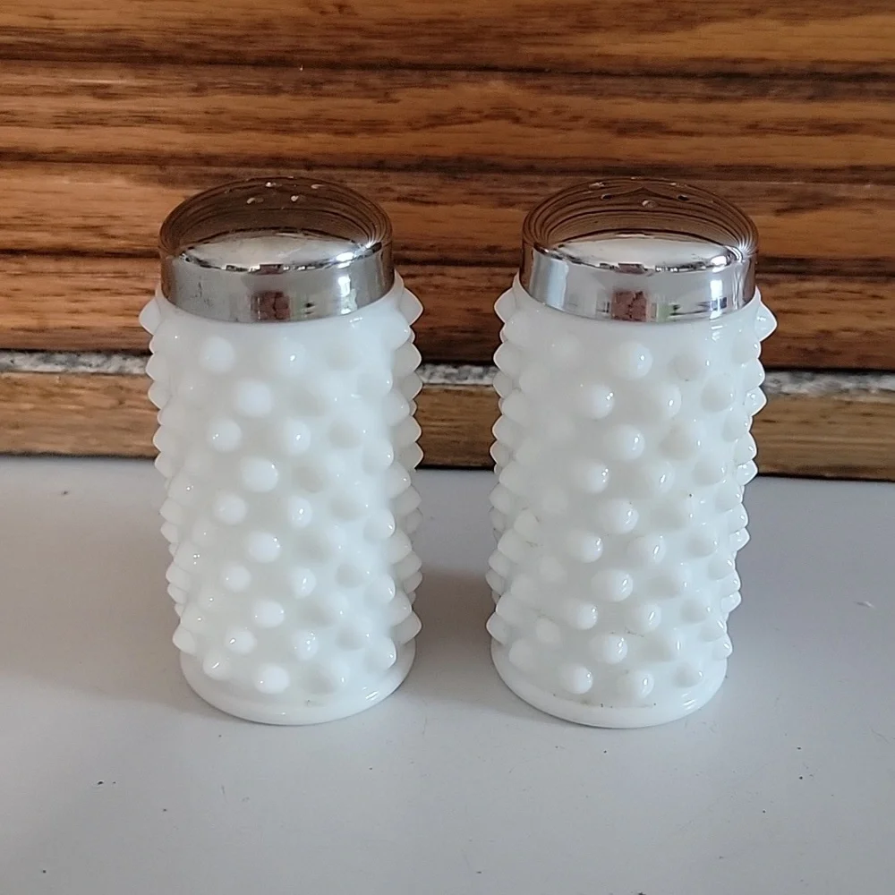Vintage Salt & Pepper Shaker Fenton hobnal milk glass